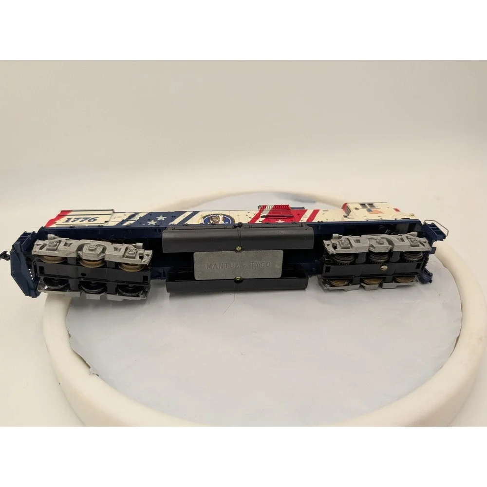 Mantua Tyco HO Scale Diesel Locomotive Spirit of 1776 Bicentennial USA‎ 250